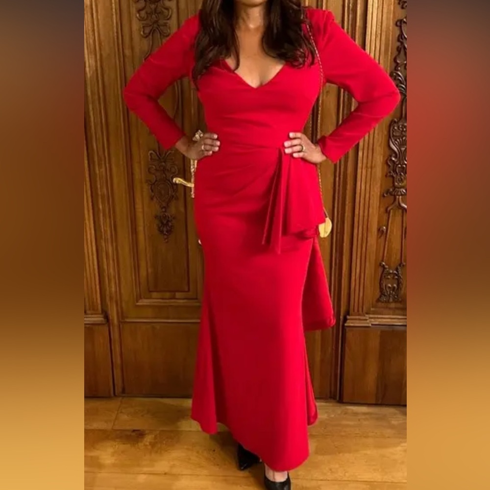 Badgley Mischka Red Long Sleeve Front Ruffle Gown Size  8 - Picture 10 of 11